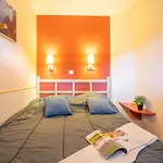 L'esquinade - E3 333 By Interhome شقة