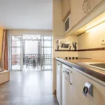 شقة L'esquinade - E3 333 By Interhome *