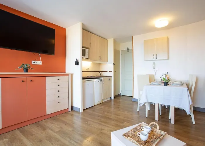 L'esquinade - E3 333 By Interhome Apartman *